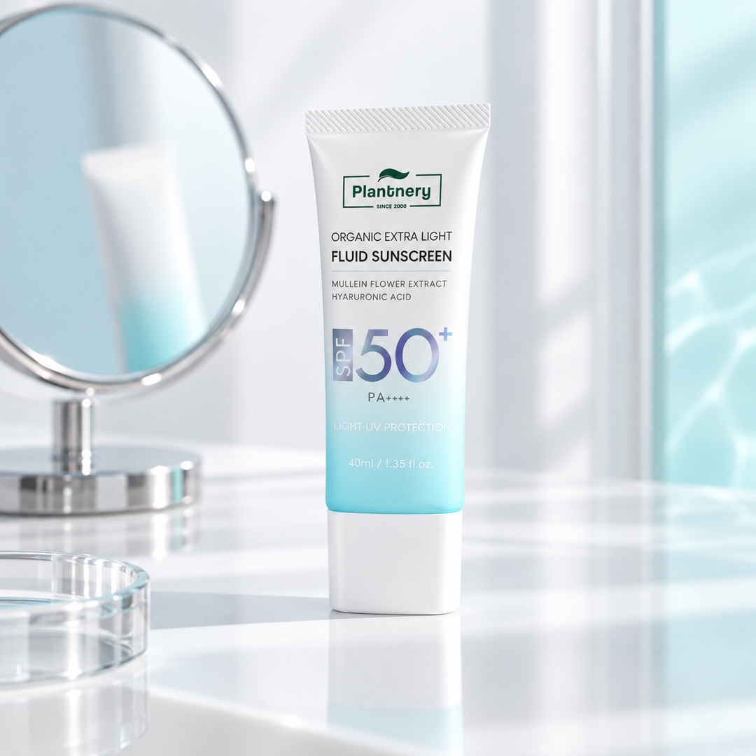Plantnery Organic Extra Light Fluid Sunscreen SPF50+ PA++++ 40 ml - lifestyle image