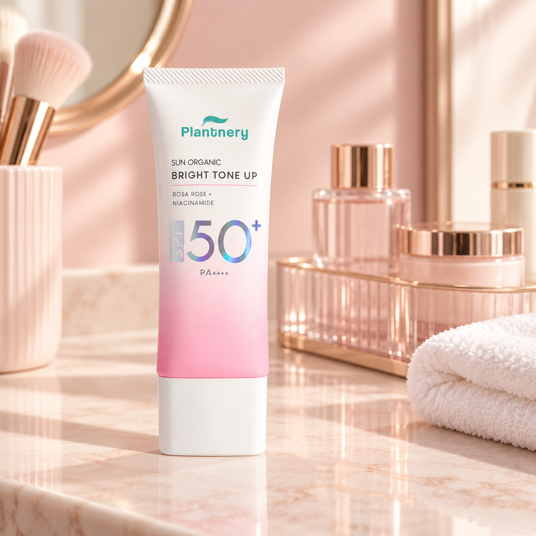 Plantnery Sun Organic Bright Tone Up Sunscreen SPF50+ PA++++ 40 ml - lifestyle image