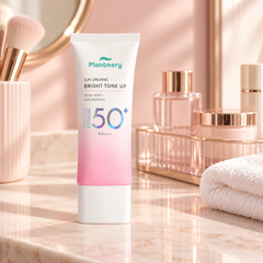 Plantnery Sun Organic Bright Tone Up Sunscreen SPF50+ PA++++ 40 ml - lifestyle image