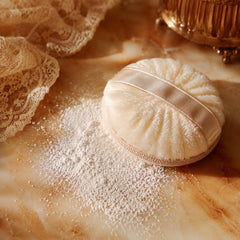 Fine fragrant body powder with cosmetic puff