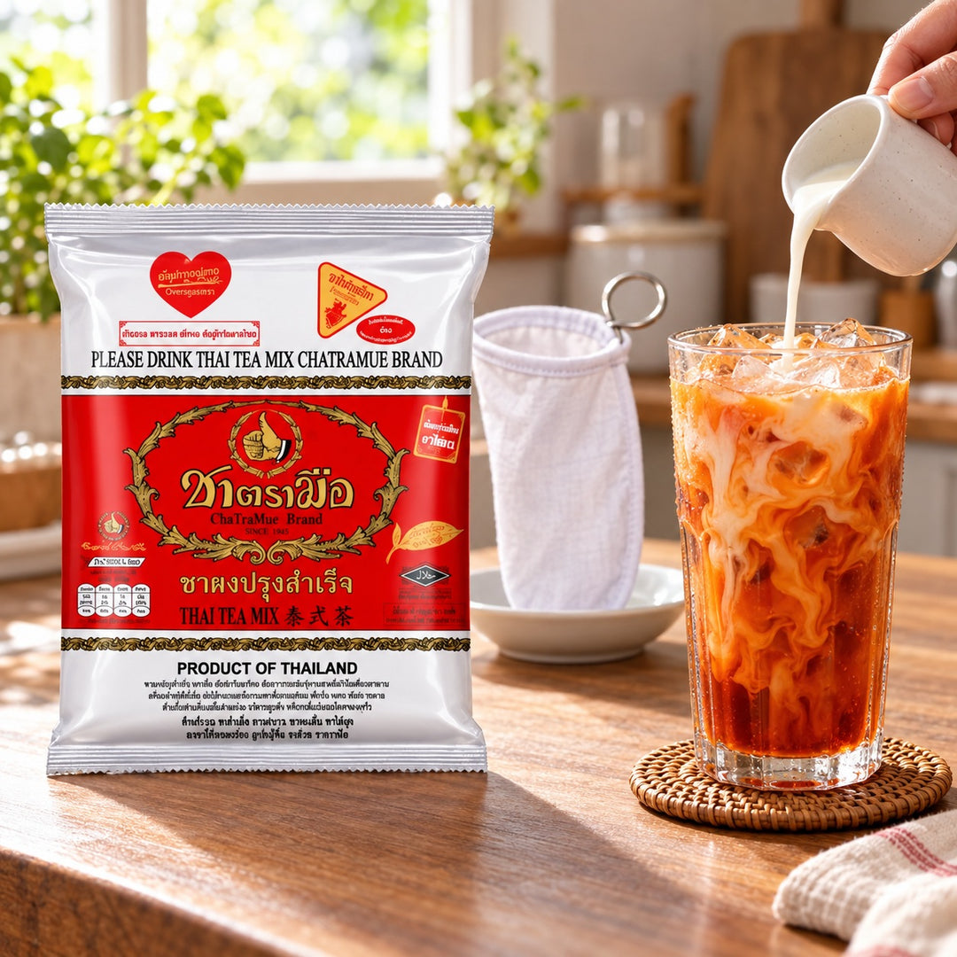 ChaTraMue Original Thai Tea Classic 400 g with Filter — supplementary product photograph; decorative props are not included