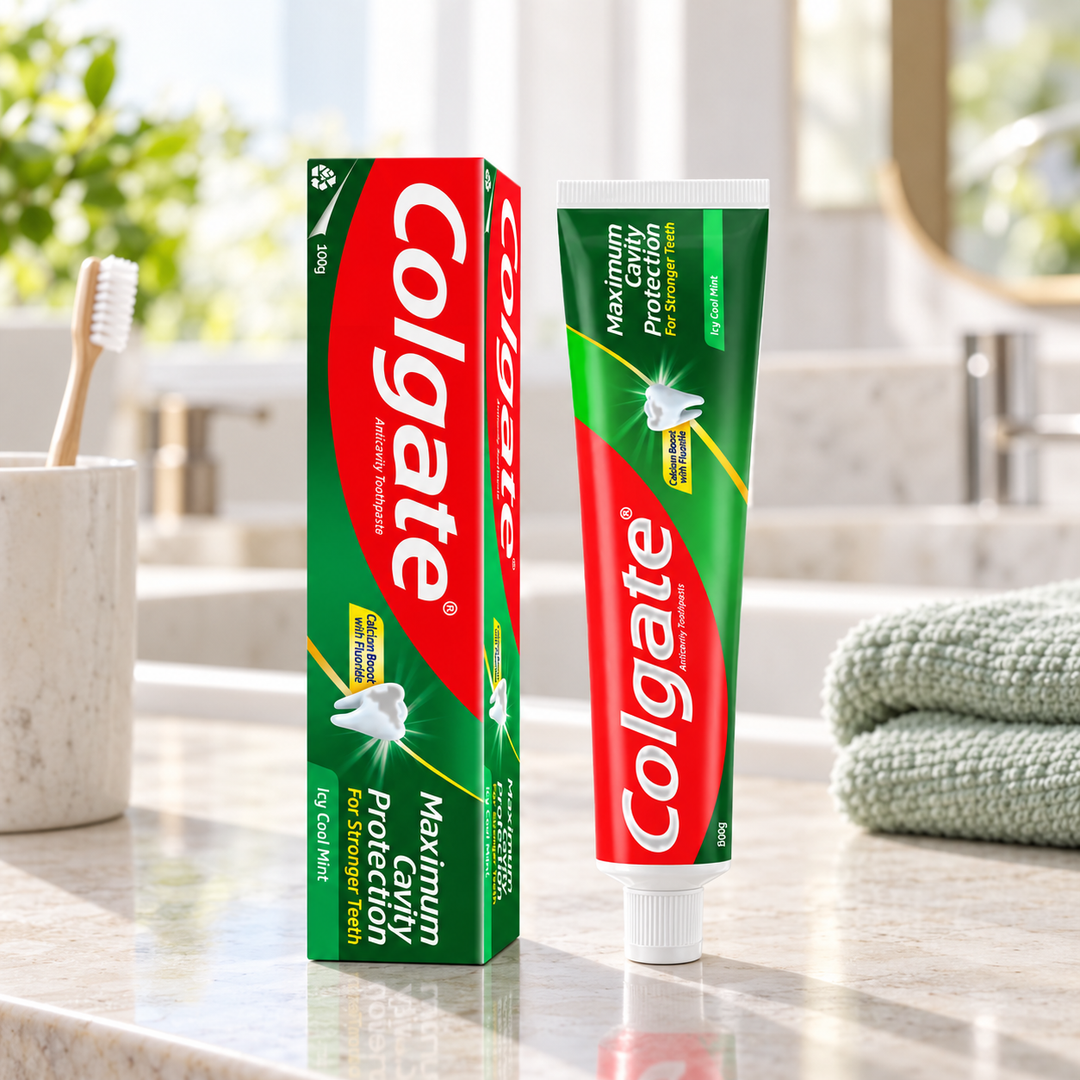 Colgate Anticavity Fresh Cool Mint Toothpaste 100g — lifestyle image 1