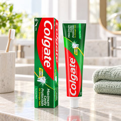 Colgate Anticavity Fresh Cool Mint Toothpaste 100g — lifestyle image 1