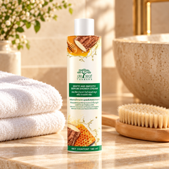 De Leaf Thanaka White & Smooth Serum Shower Cream 180 ml — single-unit lifestyle photograph
