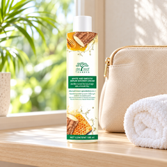 De Leaf Thanaka White & Smooth Serum Shower Cream 180 ml — single-unit lifestyle photograph