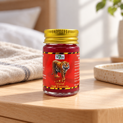 Green Seven Original Hot Formula 50 g — lifestyle detail of one jar