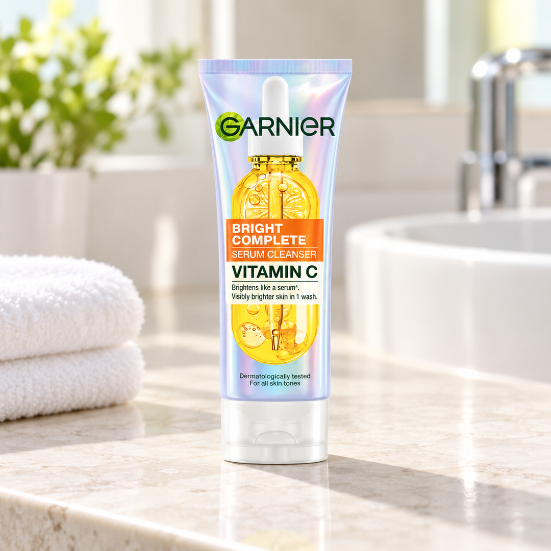 Garnier Bright Complete Vitamin C Serum Cleanser 90 ml — retail packaging detail