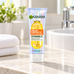 Garnier Bright Complete Vitamin C Serum Cleanser 90 ml — retail packaging detail