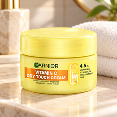 Garnier Vitamin C Dry Touch Cream 50 ml — lifestyle view
