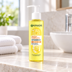 Garnier Bright Complete Vitamin C Gel Wash 120 ml — retail packaging detail