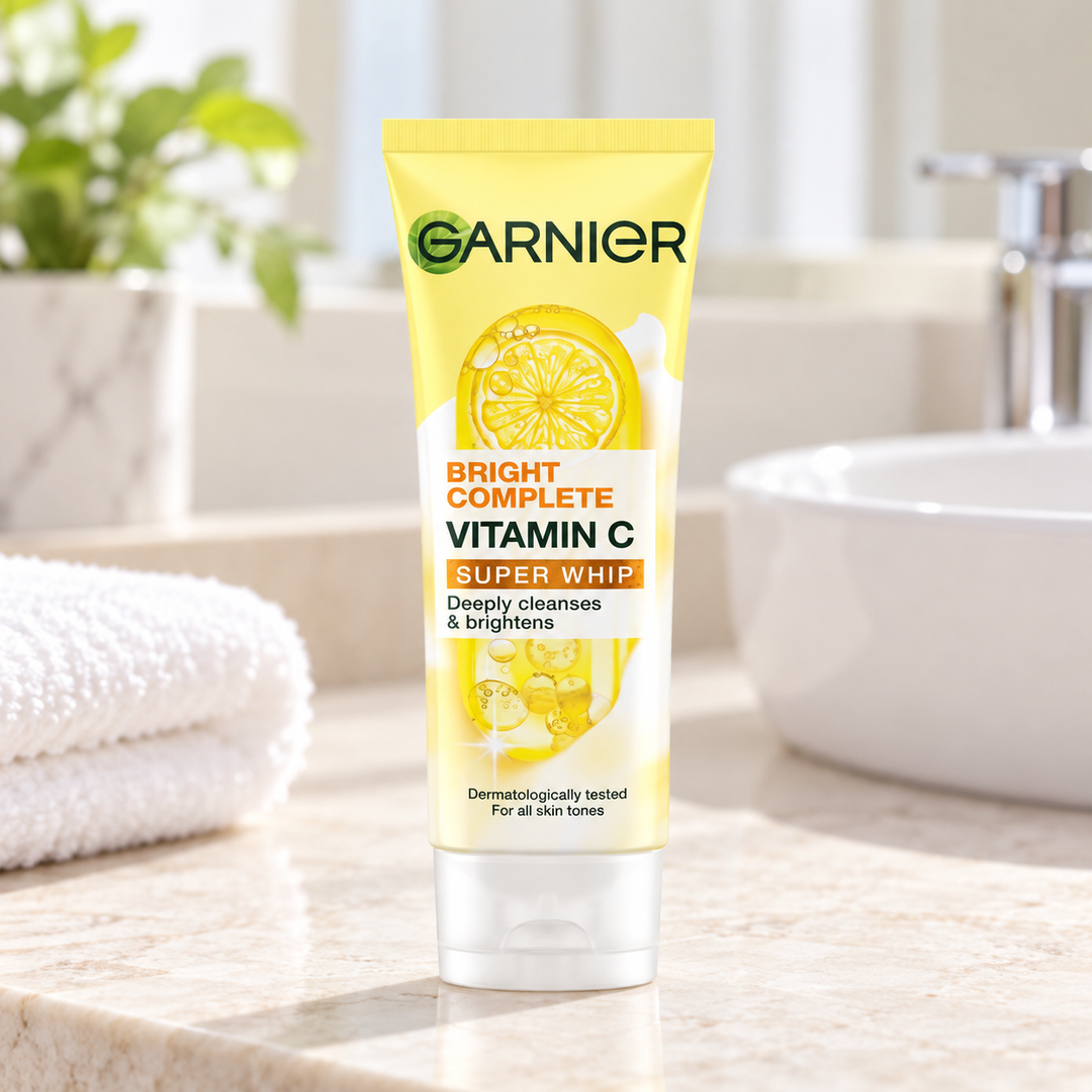 Garnier Bright Complete Vitamin C Super Whip Foam 100 ml — retail packaging detail