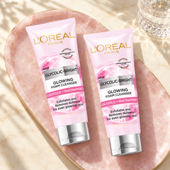 L'Oréal Paris Glycolic-Bright Glowing Daily Foam Cleanser Duo — 2 x 100 ml — lifestyle photograph 2