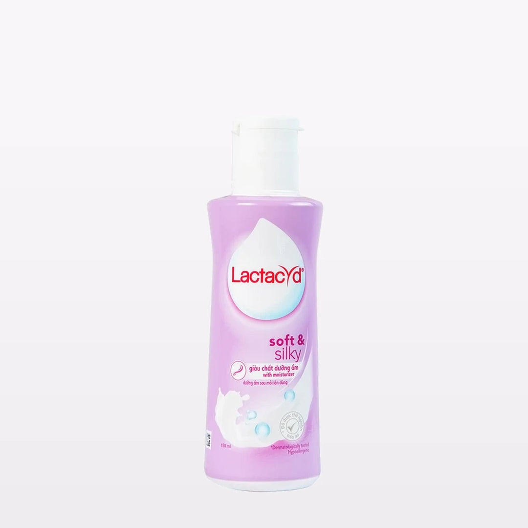 Lactacyd Soft & Silky Daily Feminine Wash 150ml × 2 — product photograph
