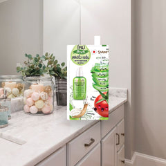Smooto Smooto Tomato Aloe Snail White & Acne Sleeping Serum 10 g, vue en salle de bain